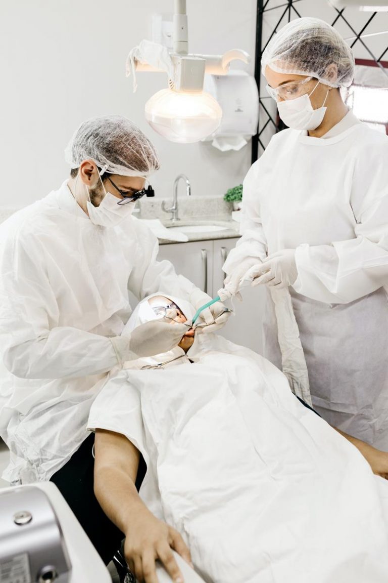 Wybitny stomatolog na którego usługi warto postawić