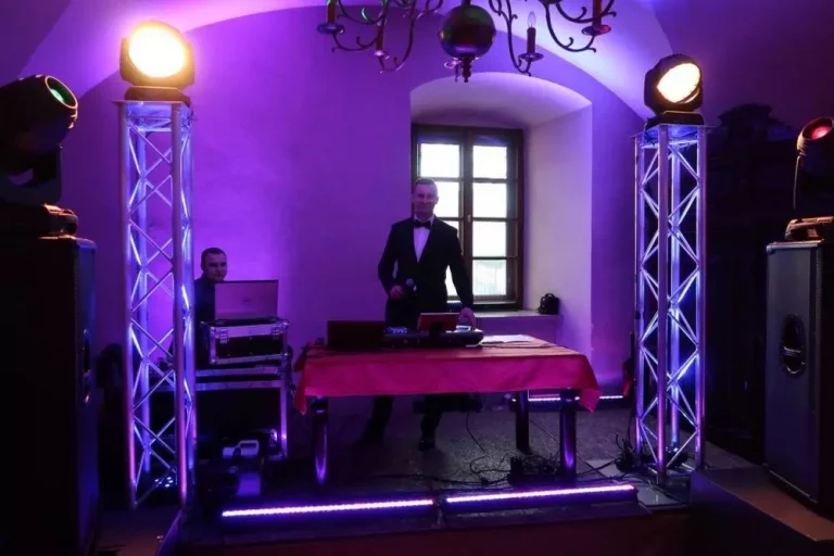 DJ na weselu – oprawa muzyczna i świetlna